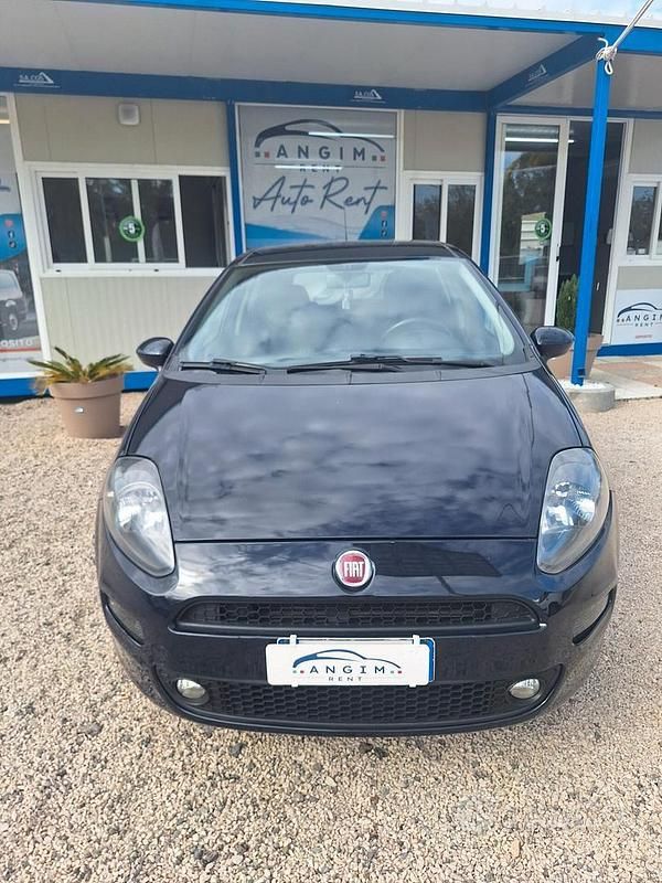 Usata Fiat Punto Lounge 77 CV (56 kW) 2015 Nero Utilitaria