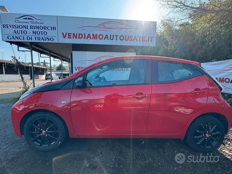 Usata Toyota Aygo X-clusiv 69 CV (50 kW) 2016 Rosso Utilitaria
