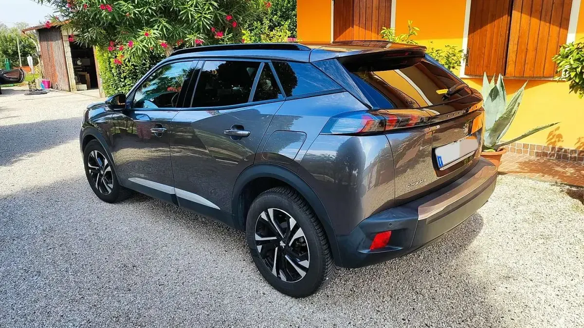Usata Peugeot 2008 Allure 110 CV (80 kW) 2021 SUV