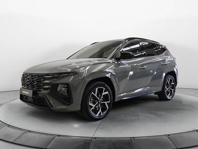 Grigio scuro / metallizzato Usata 2024 Hyundai Tucson N Line SUV | 33.900 € (Buon prezzo) - Immagine 1/4