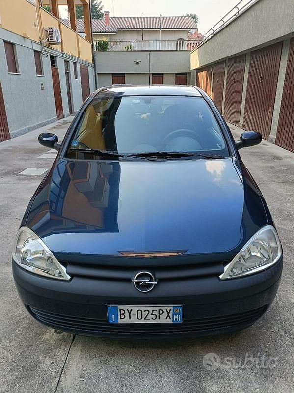 Usata Opel Corsa 75 CV (55 kW) 2001 Blu Utilitaria