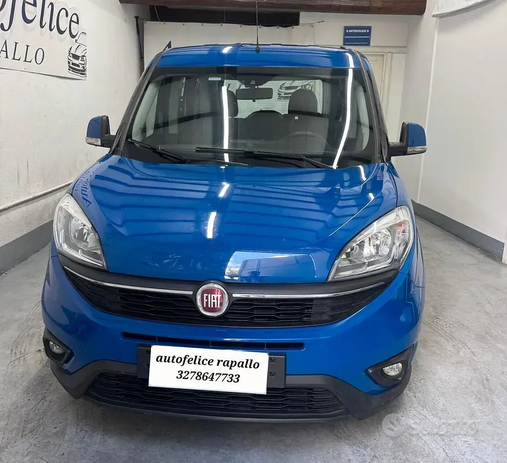 Usata Fiat Doblò Lounge 120 CV (88 kW) 2018 Bluazzurro Monovolume