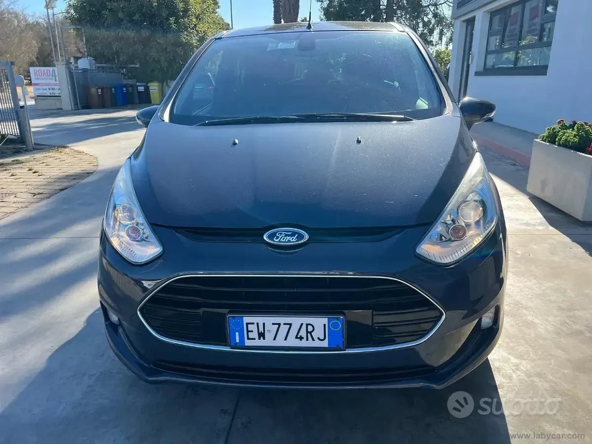 Usata Ford B-MAX Titanium 75 CV (55 kW) 2014 Grigio Monovolume