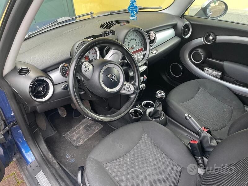 Usata Mini Cooper 120 CV (88 kW) 2008 Blu Utilitaria