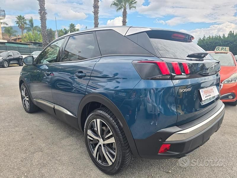 Usata Peugeot 3008 Allure 131 CV (96 kW) 2023 Blu/azzurro SUV