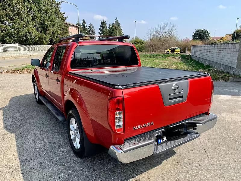 Usata Nissan Navarra 171 CV (125 kW) 2008 Rosso SUV