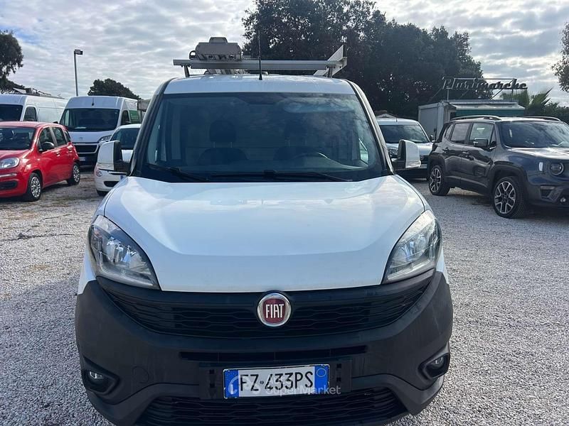 Bianco Usata 2019 Fiat Doblò Lounge Monovolume | 8500 € (Ottimo prezzo) - Immagine 1/4