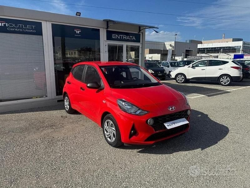 Usata Hyundai i10 Advanced 67 CV (49 kW) 2021 Rosso Utilitaria