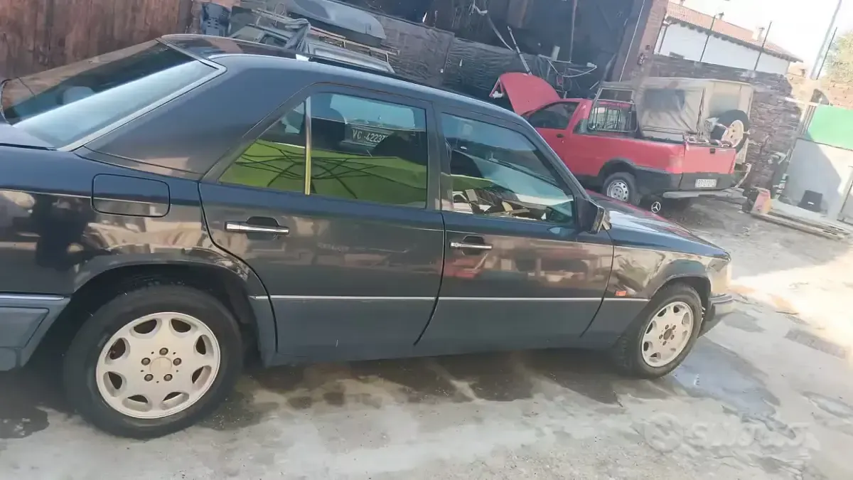 Usata Mercedes 200 1994 Blu Utilitaria