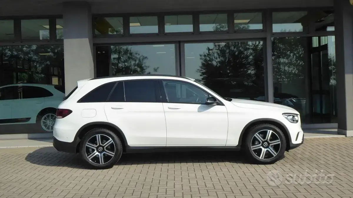 Usata Mercedes GLC200 163 CV (119 kW) 2020 Bianco SUV