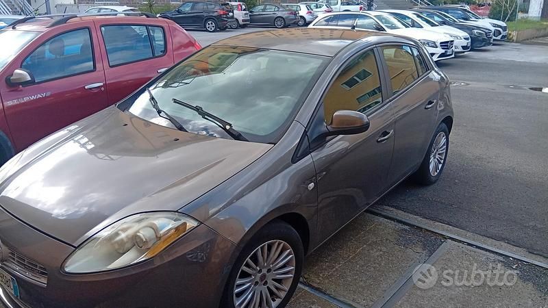Usata Fiat Bravo 120 CV (88 kW) 2009 Marrone Utilitaria