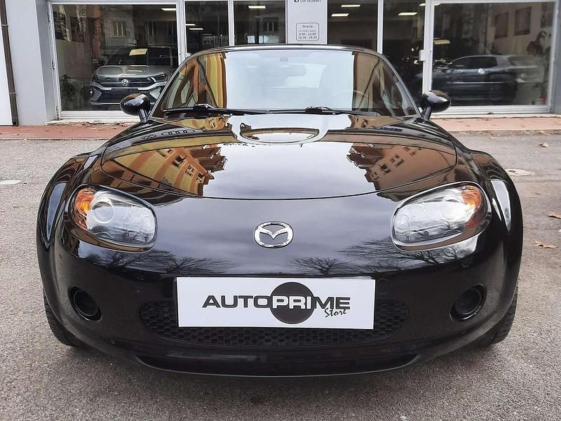 Usata Mazda MX5 Essence 126 CV (92 kW) 2007 Nero Cabrio