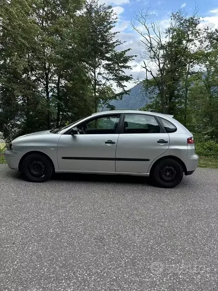 Usata Seat Ibiza 64 CV (47 kW) 2003 Grigio Utilitaria