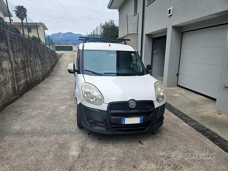 Usata Fiat Doblò Active 105 CV (77 kW) 2012 Bianco Monovolume