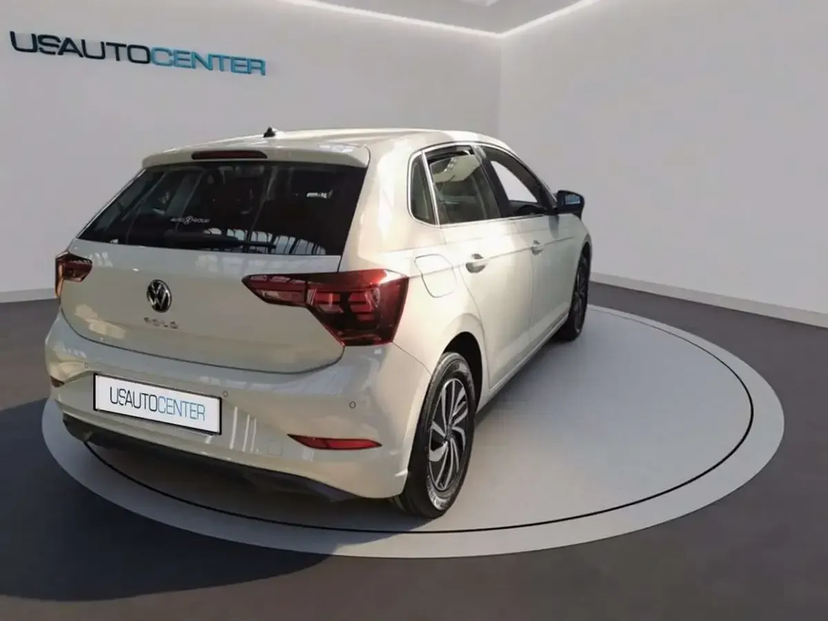 Usata VW Polo Life 95 CV (69 kW) 2023 6u ascot grey Utilitaria