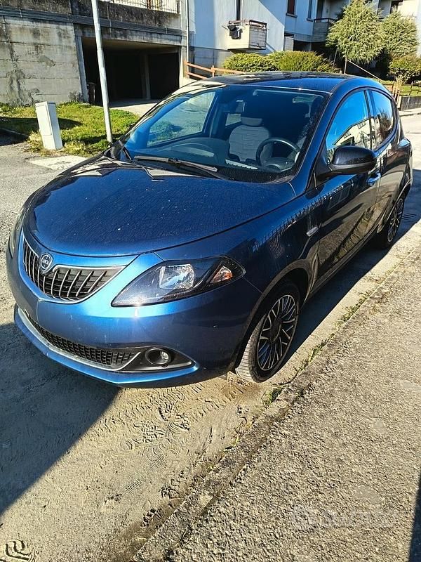 Usata Lancia Ypsilon 2023 Blu Utilitaria