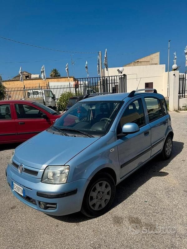 Usata Fiat Panda Emotion 69 CV (50 kW) 2011 Blu Utilitaria