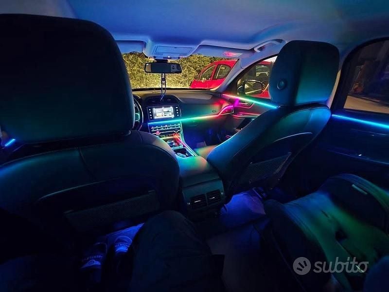 Usata Jaguar XE 180 CV (132 kW) 2019 Nero Berlina