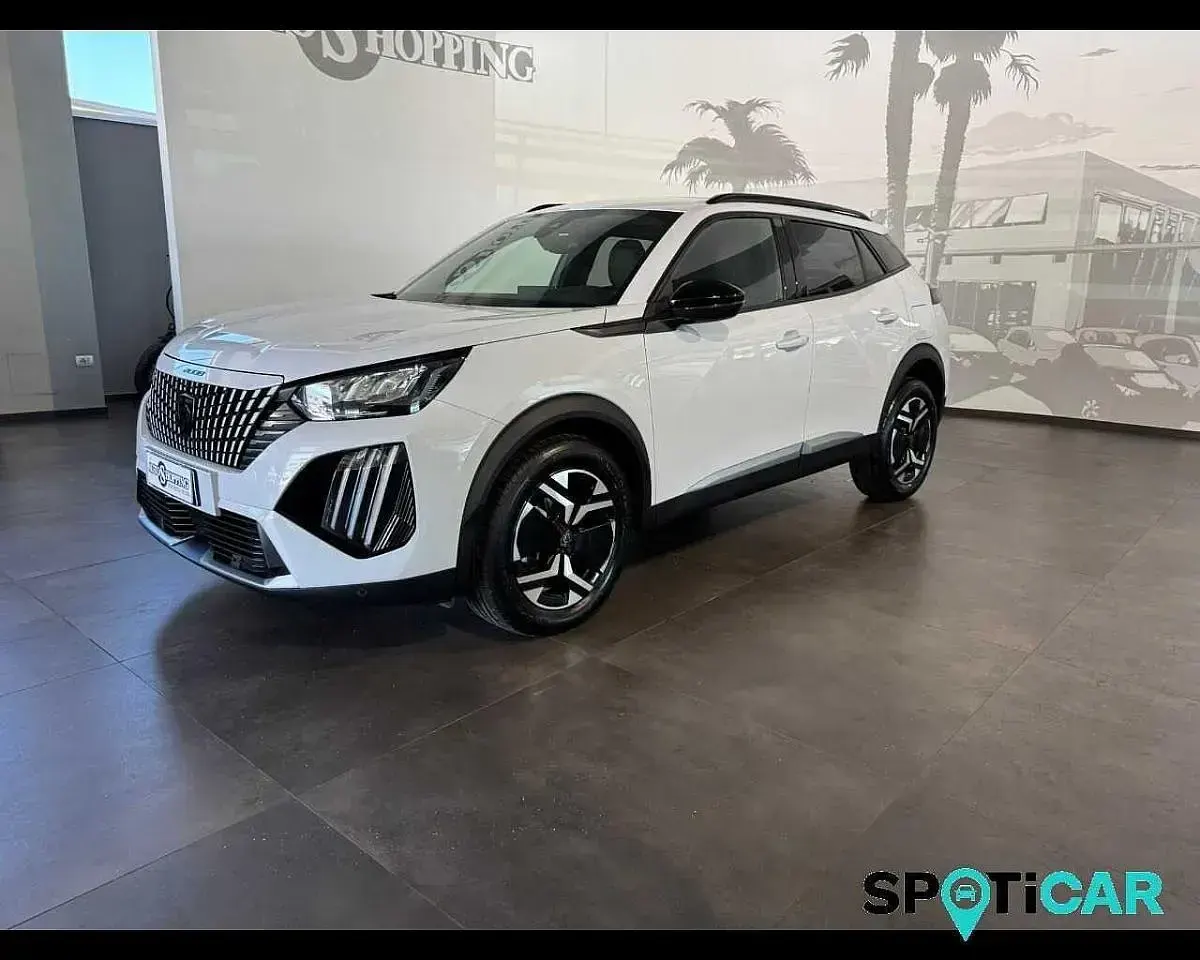 Usata Peugeot 2008 Allure 102 CV (75 kW) 2025 SUV
