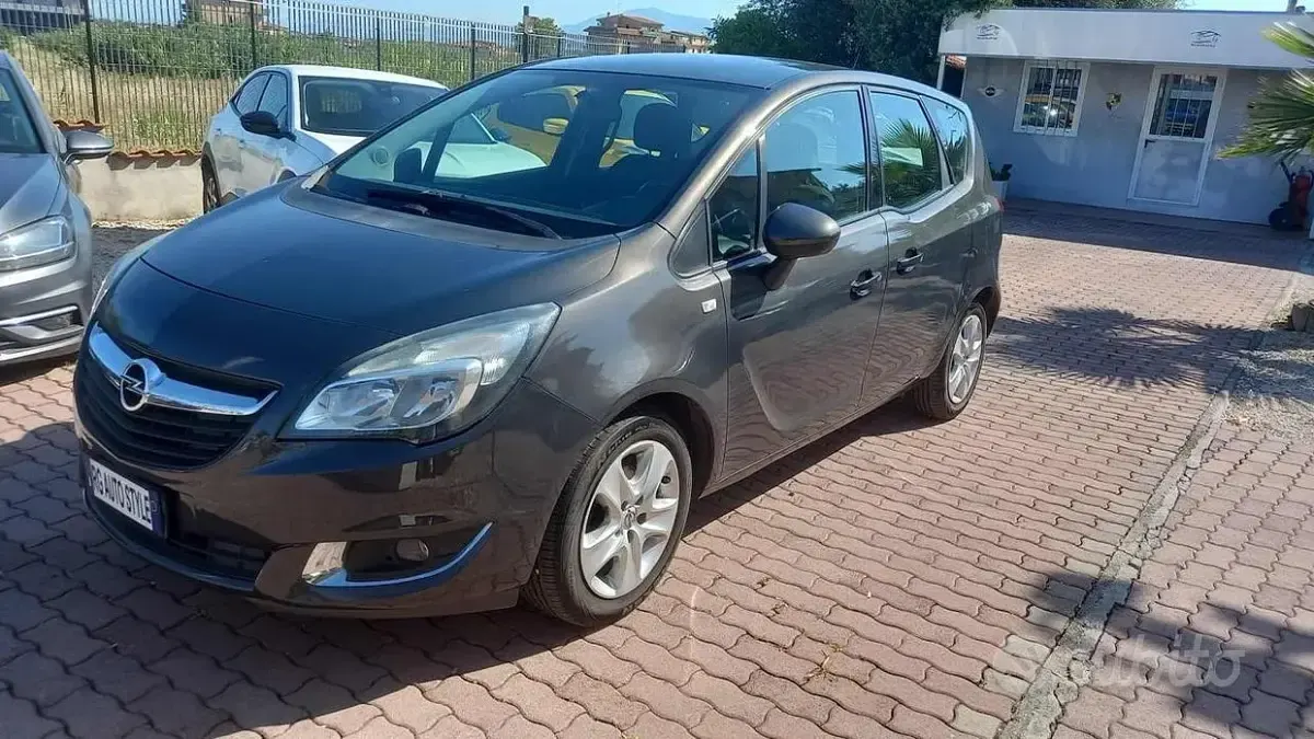 Usata Opel Meriva 101 CV (74 kW) 2016 Grigio Monovolume