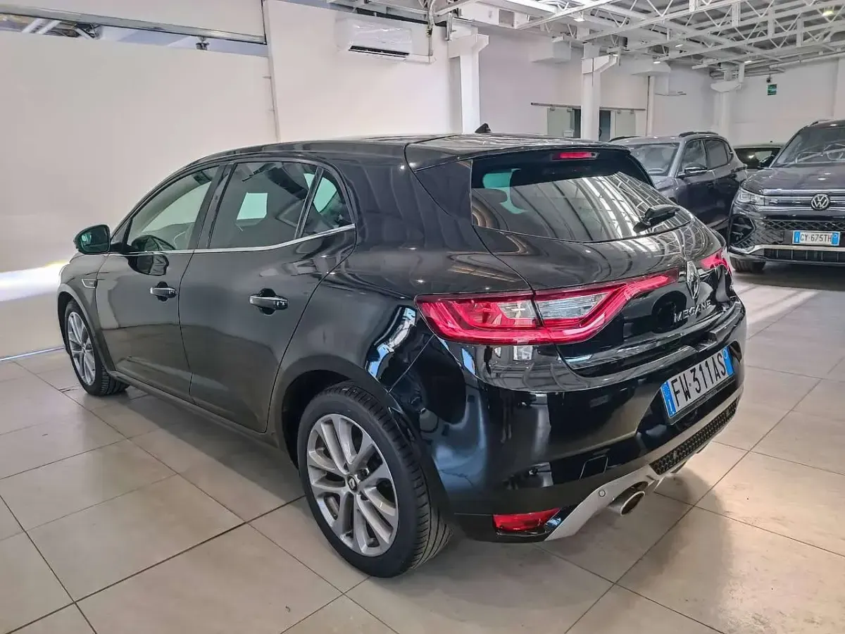 Usata Renault Mégane GT Line GT-Line 140 CV (102 kW) 2019 Nero pastello Berlina