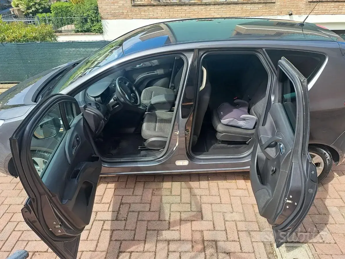 Usata Opel Meriva 95 CV (69 kW) 2010 Grigio Monovolume