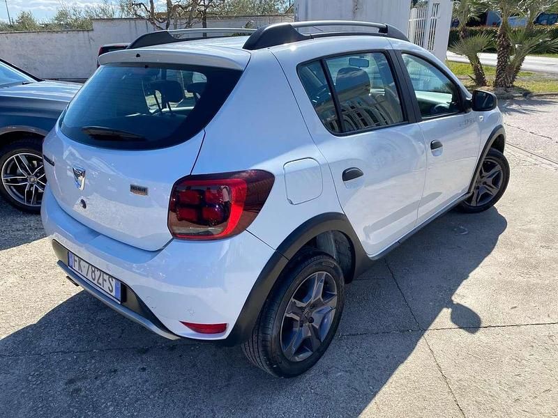 Usata Dacia Sandero Stepway 90 CV (66 kW) 2017 Bianco Utilitaria