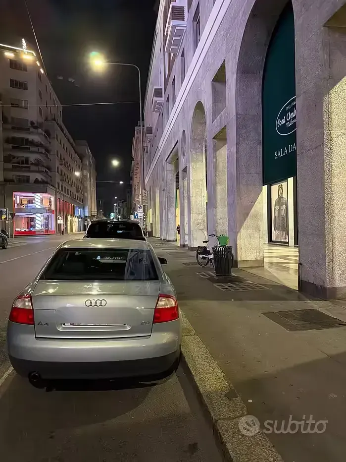 Usata Audi A4 131 CV (96 kW) 2001 Blu Berlina
