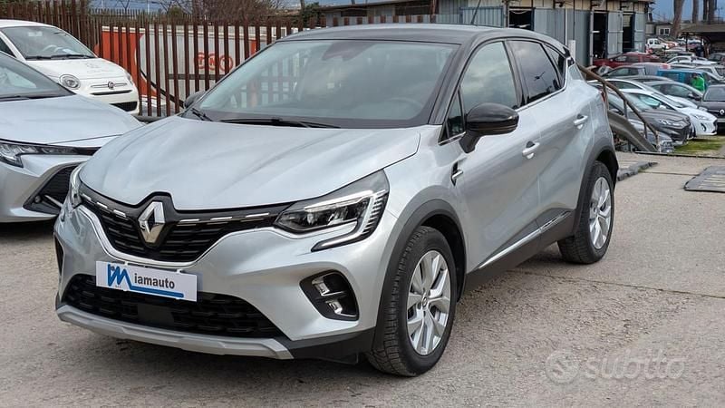 Usata Renault Captur Techno 92 CV (67 kW) 2022 Grigio SUV