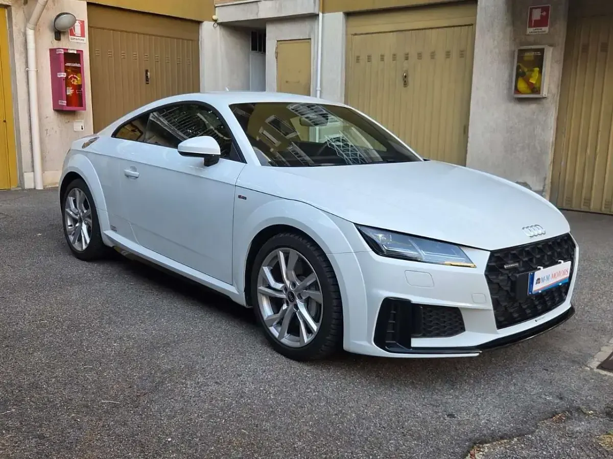 Usata Audi TT Ambiente 245 CV (180 kW) 2022 Bianco Coupé