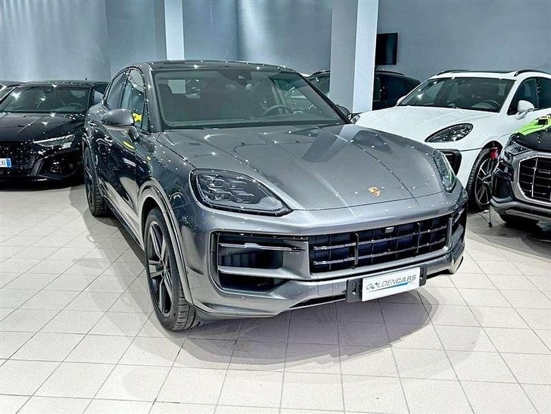 Nuova Porsche Cayenne Coupe 354 CV (260 kW) 2025 Grigio vanadio Coupé