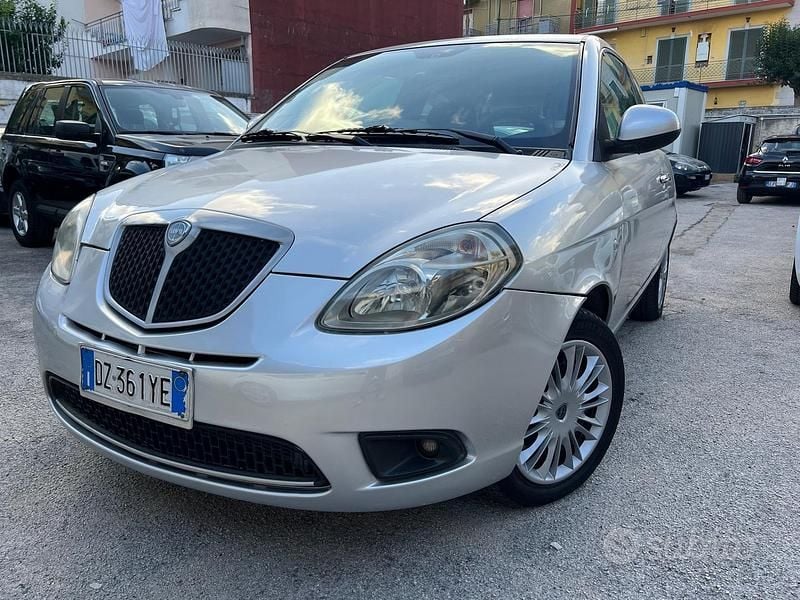 Grigio Usata 2009 Lancia Ypsilon Due volumi | 2499 € (Ottimo prezzo) - Immagine 1/4