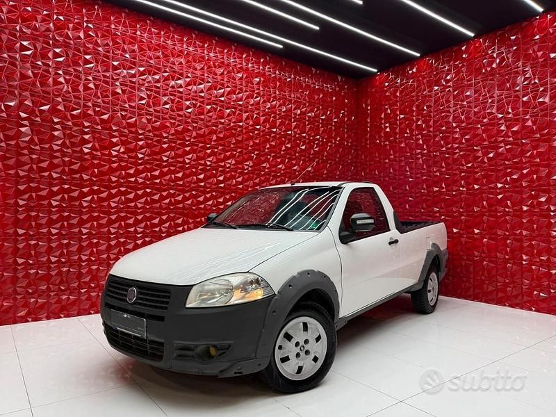 Usata Fiat Strada 95 CV (69 kW) 2013 Bianco Pick-up