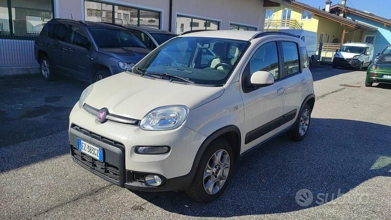 Usata Fiat Panda 4x4 85 CV (62 kW) 2015 Beige Utilitaria
