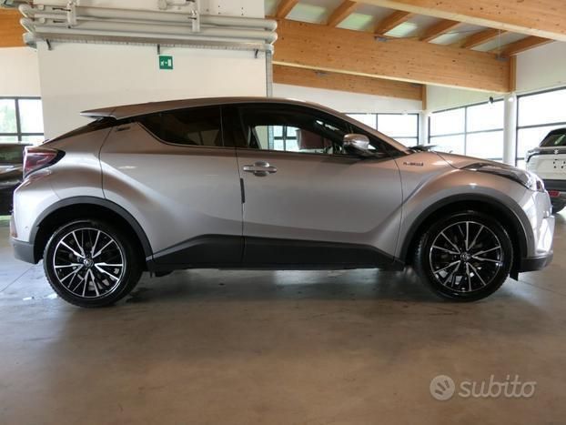 Usata Toyota C-HR Lounge 122 CV (89 kW) 2018 Grigio SUV