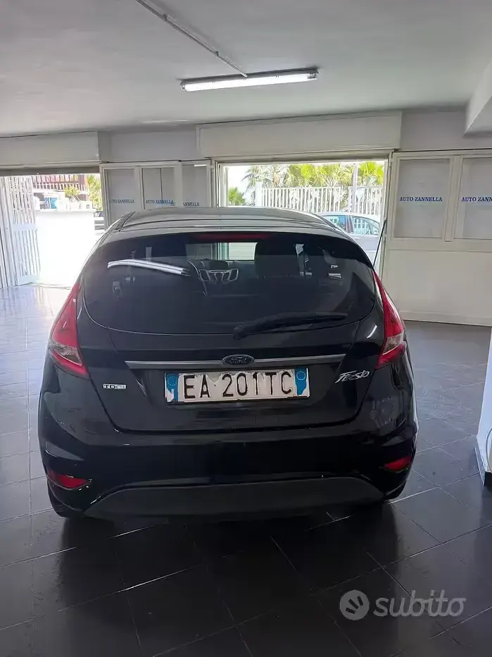 Usata Ford Fiesta Titanium 68 CV (50 kW) 2010 Nero Berlina
