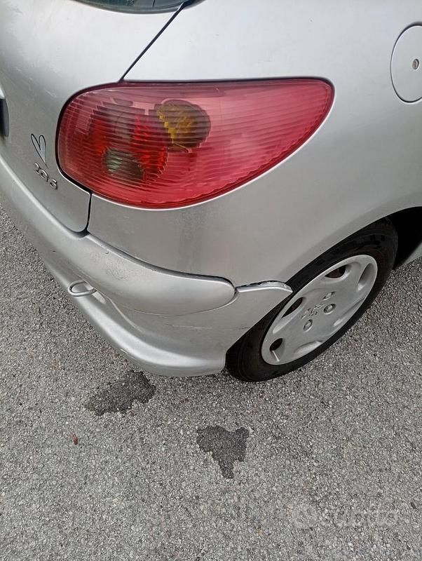 Usata Peugeot 206 60 CV (44 kW) 2005 Grigio Berlina