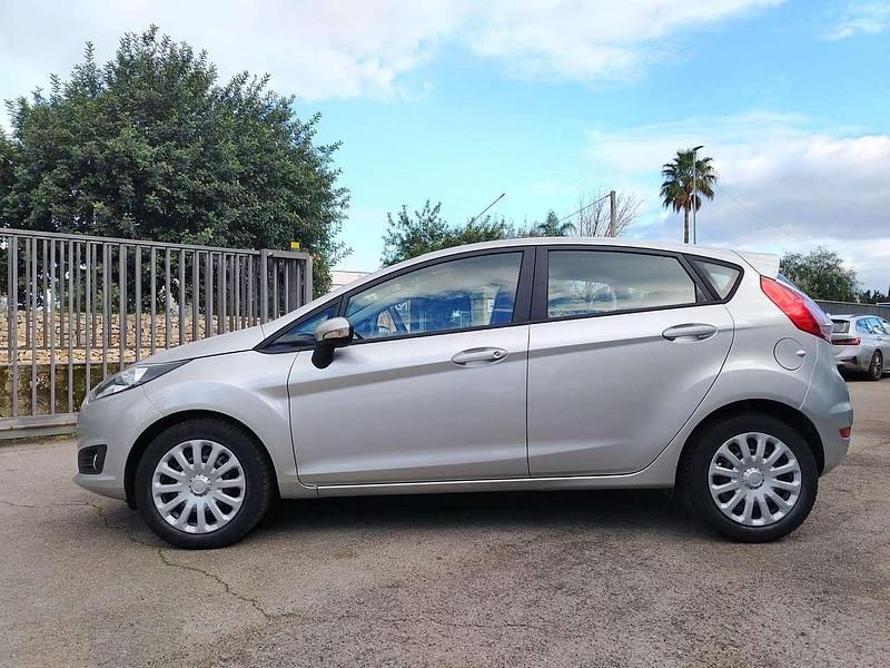 Usata Ford Fiesta 95 CV (69 kW) 2017 Argento Berlina