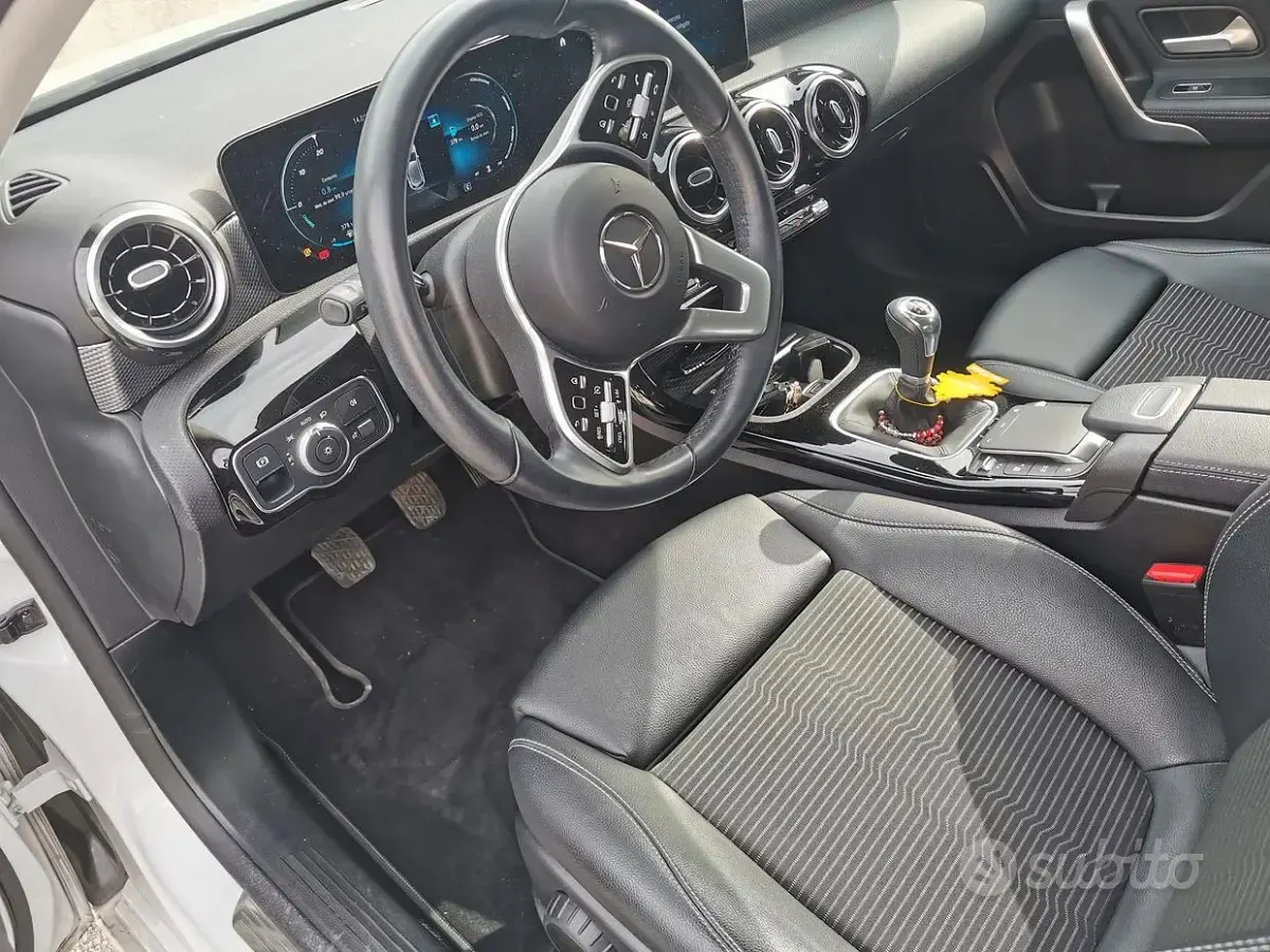 Usata Mercedes A180 136 CV (100 kW) 2020 Bianco Berlina