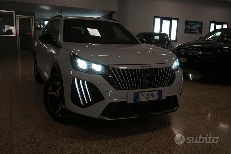 Usata Peugeot 2008 Allure 101 CV (74 kW) 2025 Bianco SUV
