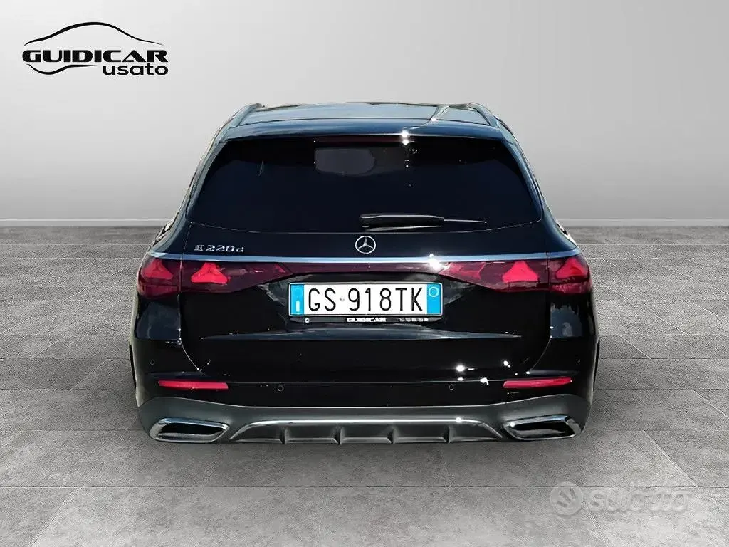 Usata Mercedes E220 AMG line 197 CV (144 kW) 2024 Nero Station wagon