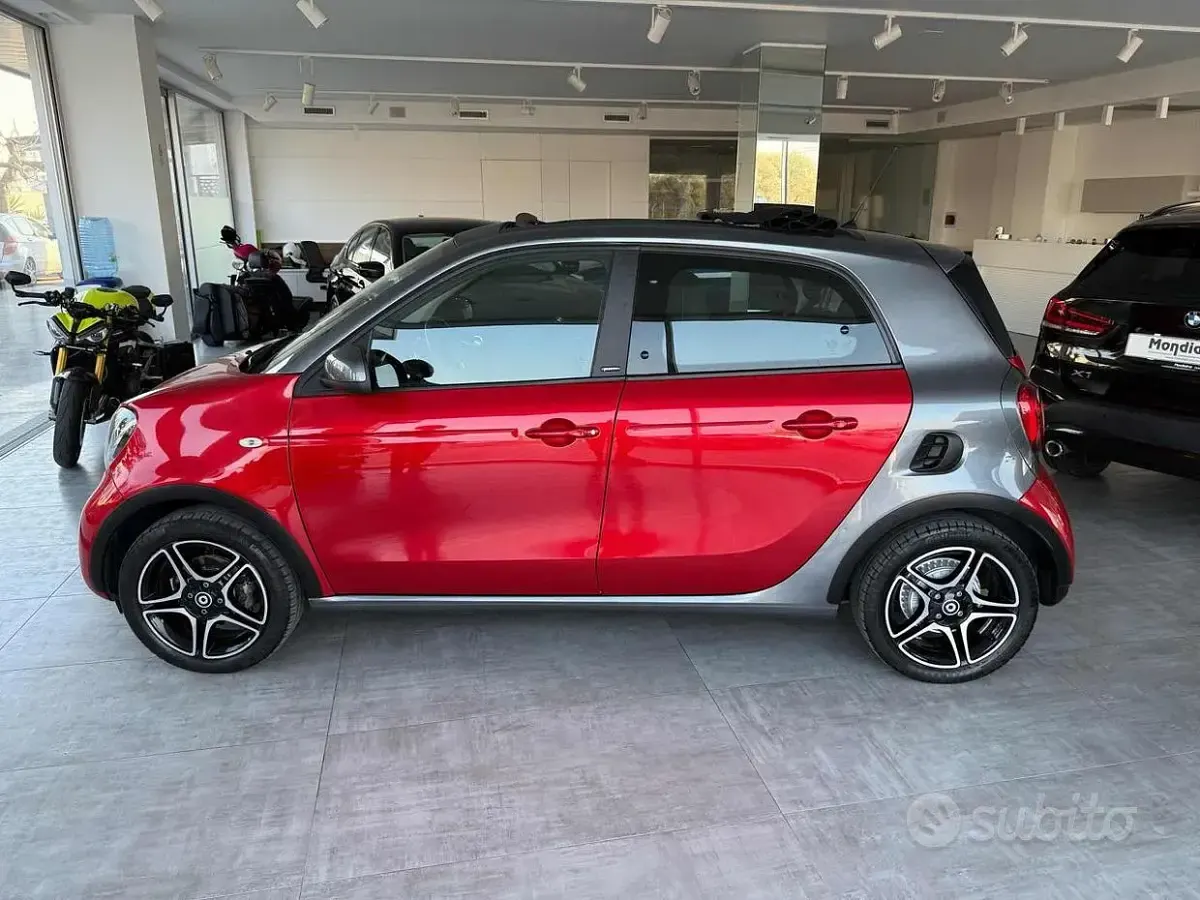 Usata Smart ForFour Passion 71 CV (52 kW) 2017 Rosso Utilitaria