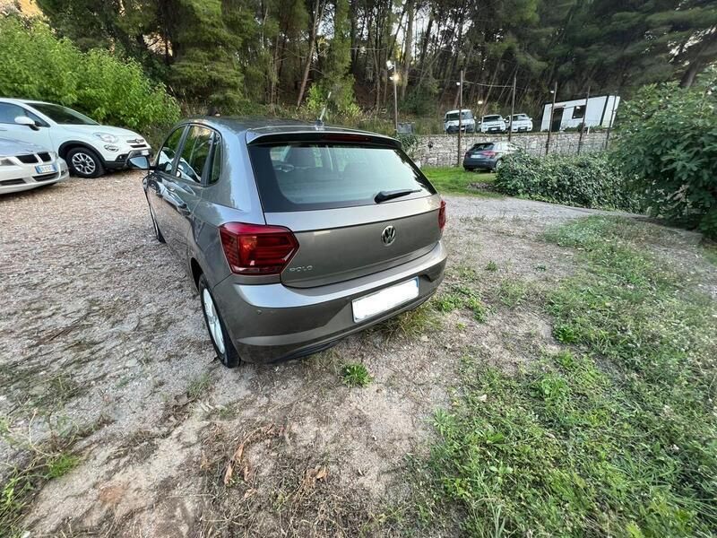 Usata VW Polo Comfortline 95 CV (69 kW) 2019 Grigio Berlina