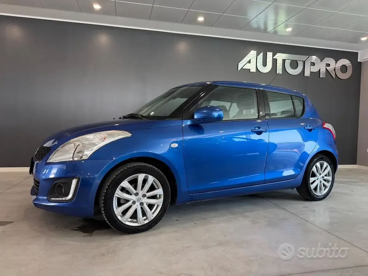 Usata Suzuki Swift 94 CV (69 kW) 2017 Blu/azzurro Utilitaria
