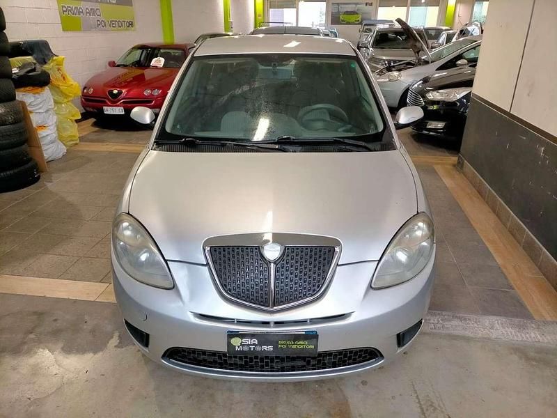 Usata Lancia Ypsilon 75 CV (55 kW) 2007 Argento Utilitaria