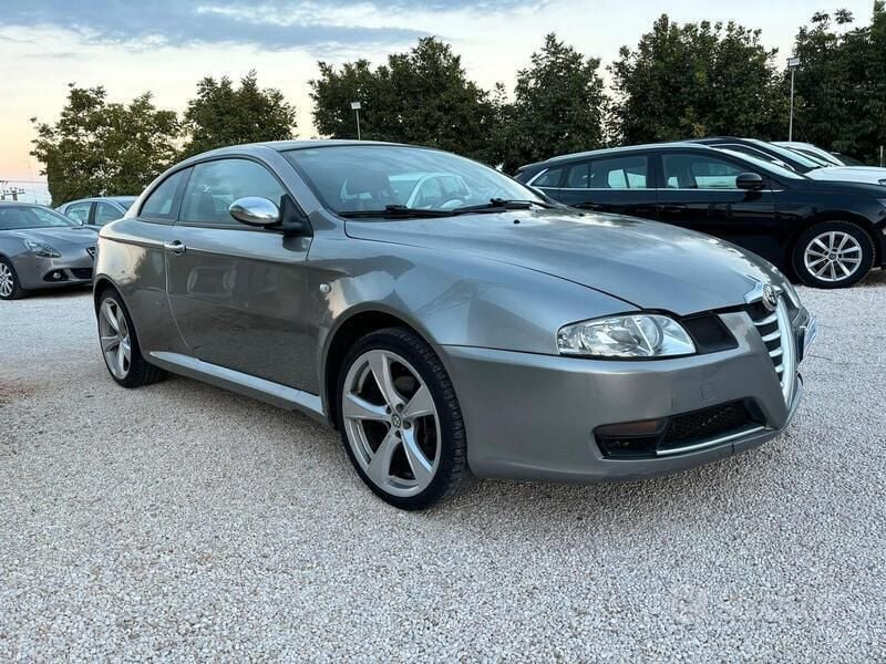 Usata 2007 Alfa Romeo GT Coupé | 2490 € (Super prezzo) - Immagine 1/2