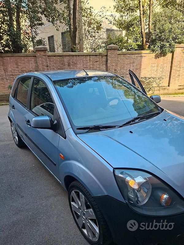 Usata Ford Fiesta 2005 Utilitaria