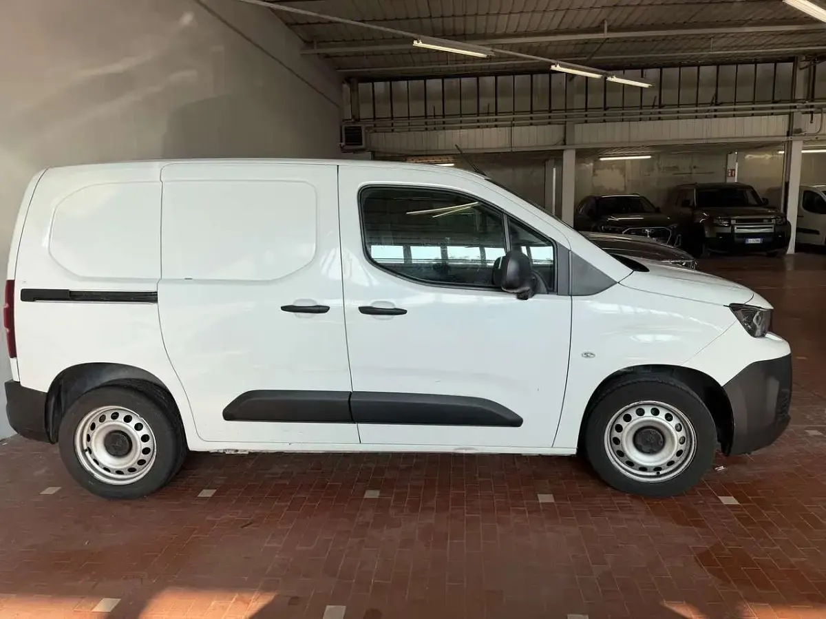 Usata Peugeot Partner S 131 CV (96 kW) 2019 Bianco Monovolume