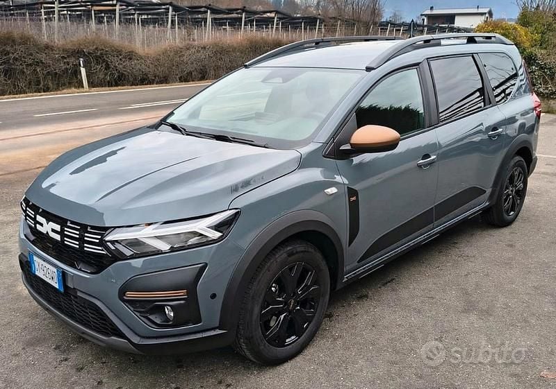 Usata Dacia Jogger 110 CV (80 kW) 2025 Grigio Monovolume