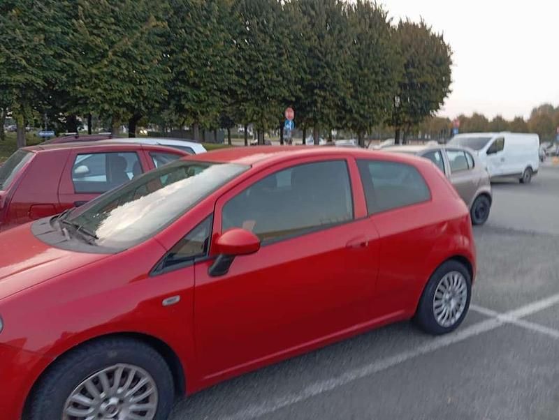Usata Fiat Punto Street 75 CV (55 kW) 2015 Berlina